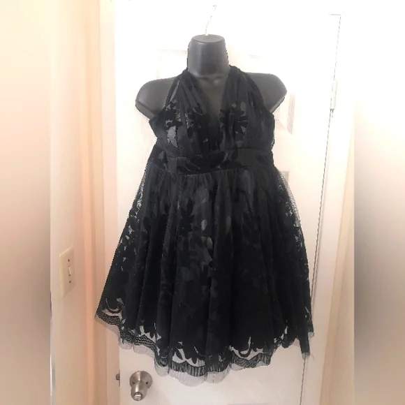 Chelsea By Honey - Flock Velvet Flower Mini Dress - SZ: XS - Black - Brand New - Picture 1 of 11